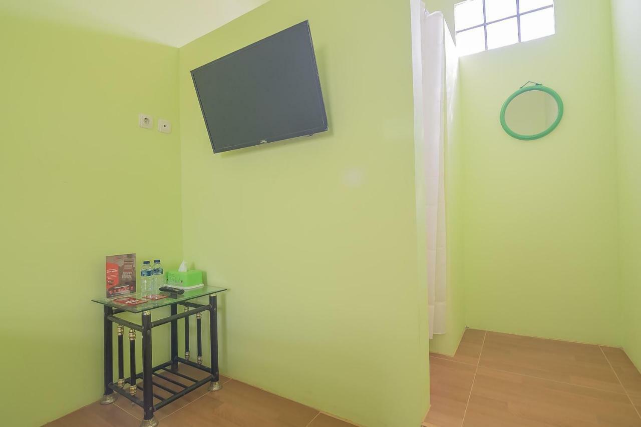 Reddoorz Syariah Near Museum Wisma Karya Subang Ngoại thất bức ảnh