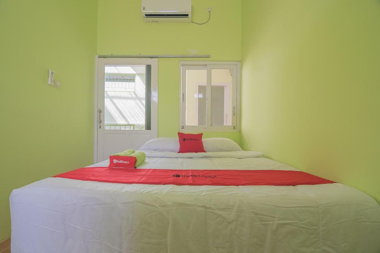 Reddoorz Syariah Near Museum Wisma Karya Subang Ngoại thất bức ảnh