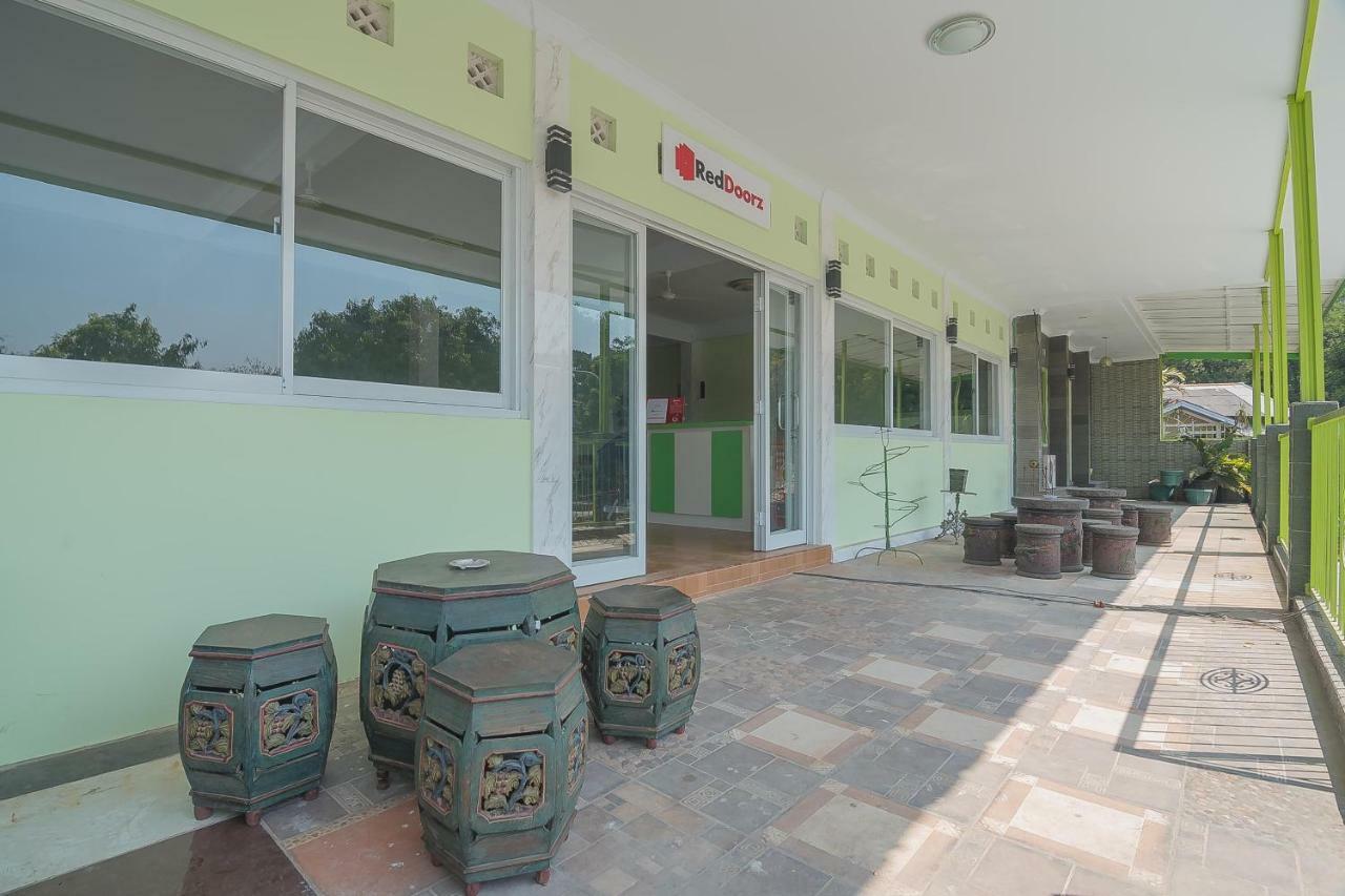 Reddoorz Syariah Near Museum Wisma Karya Subang Ngoại thất bức ảnh