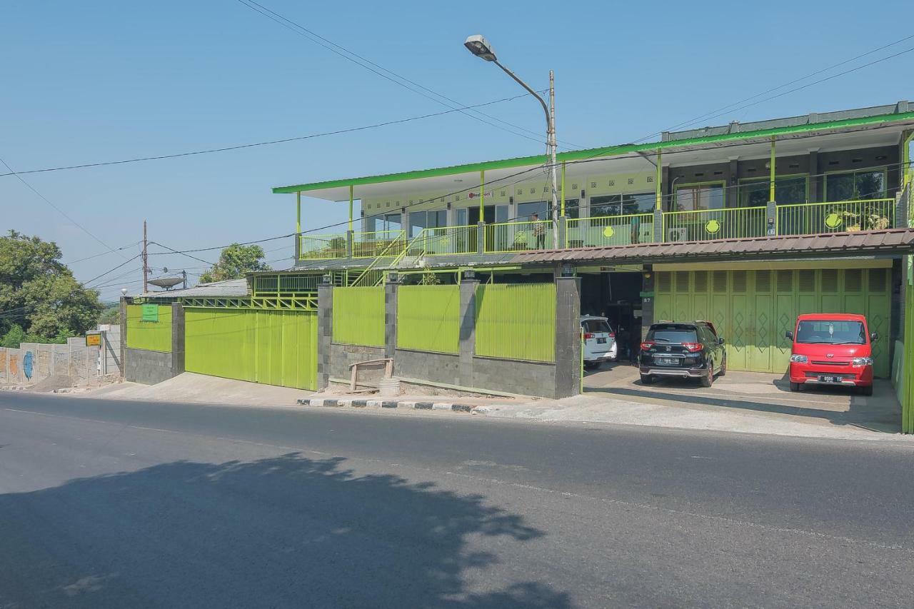 Reddoorz Syariah Near Museum Wisma Karya Subang Ngoại thất bức ảnh