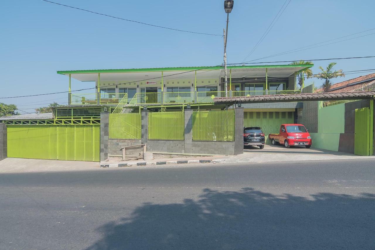 Reddoorz Syariah Near Museum Wisma Karya Subang Ngoại thất bức ảnh